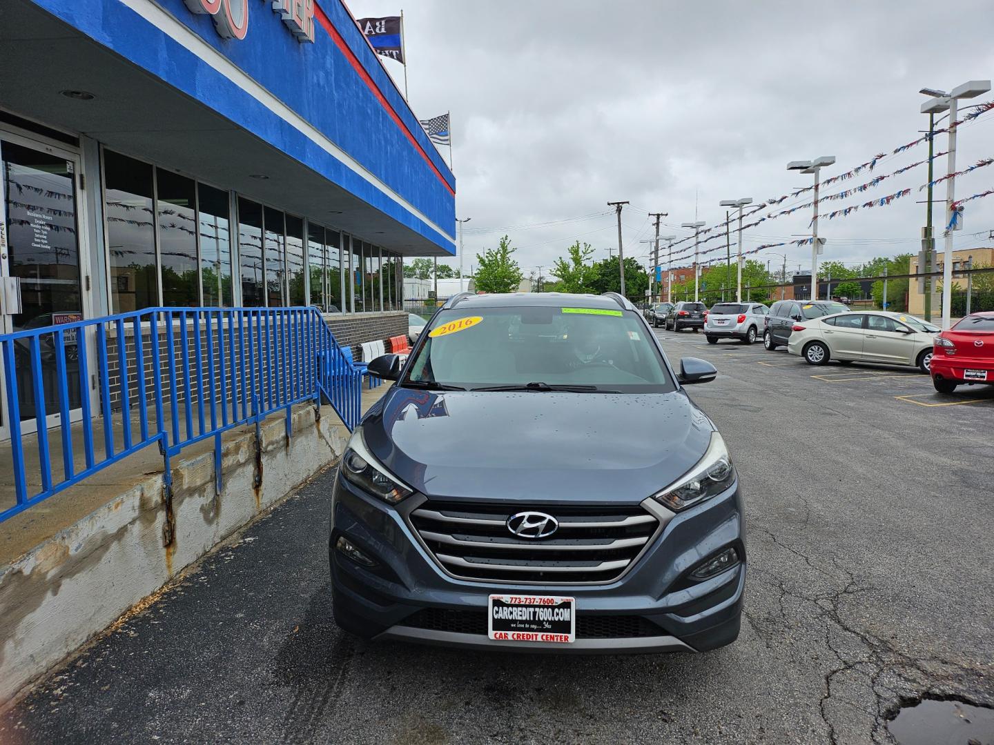 2016 GRAY Hyundai Tucson Eco (KM8J33A2XGU) with an 1.6L L4 DOHC 16V engine, 7A transmission, located at 7600 S Western Ave., Chicago, IL, 60620, (773) 918-3980, 0.000000, 0.000000 - Photo#2